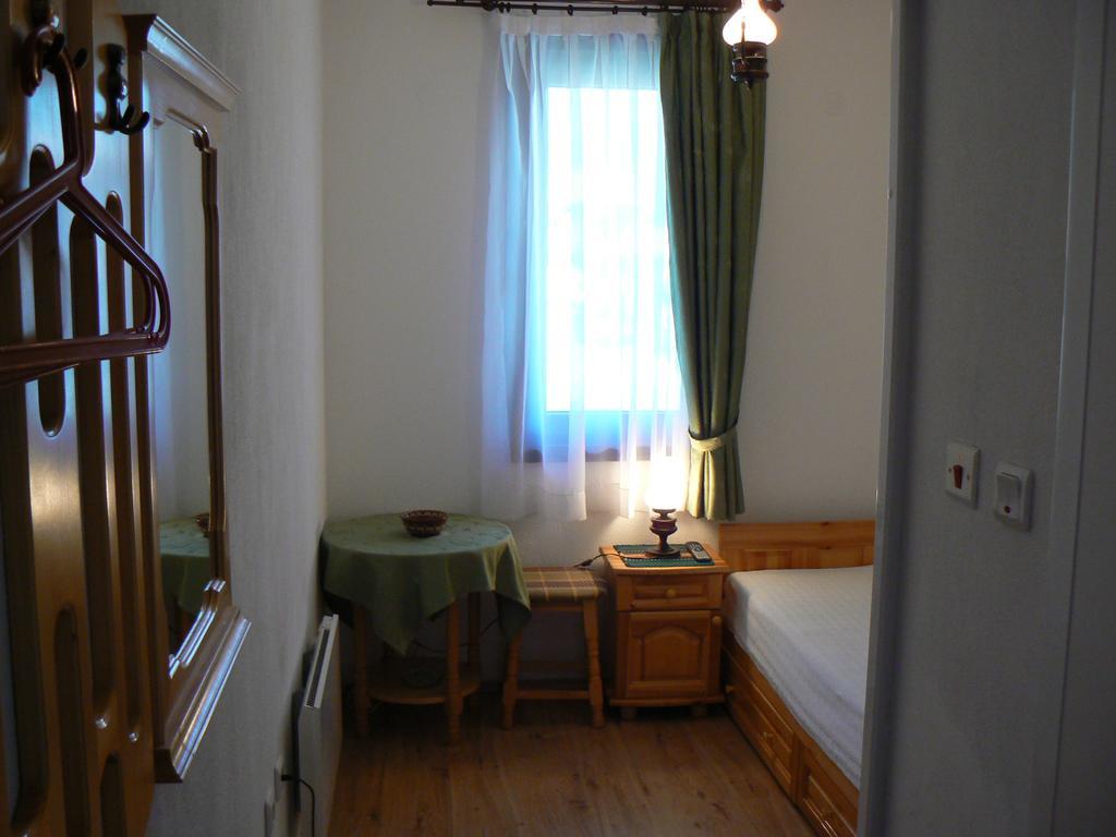 Guest House Stara Planina Kalofer Oda fotoğraf