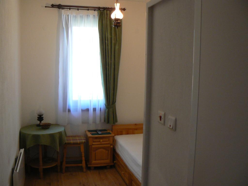 Guest House Stara Planina Kalofer Oda fotoğraf